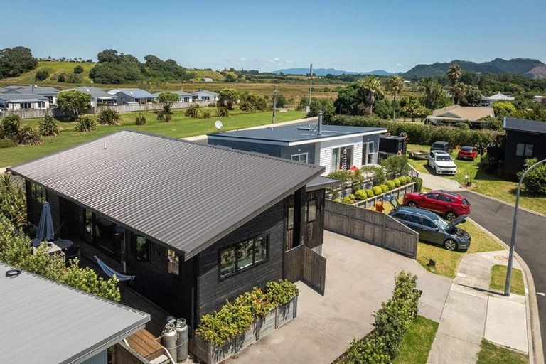 Photo of property in 15 Sandy Place, Waihi Beach, 3611