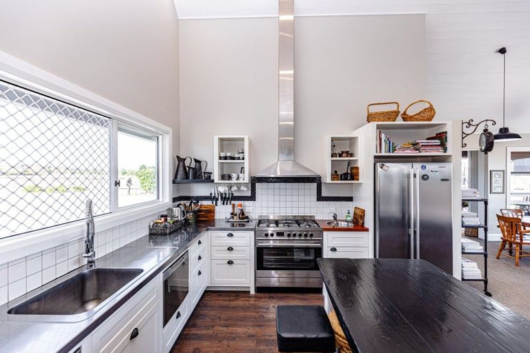 Photo of property in 104 White Rock Road, Martinborough, 5781