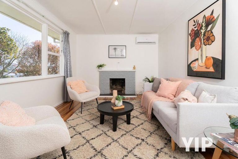 Photo of property in 58 Kenmore Street, Newlands, Wellington, 6037