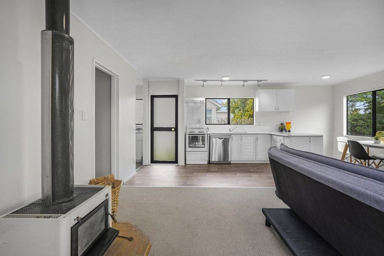 Photo of property in 2/1159 High Street, Taita, Lower Hutt, 5011