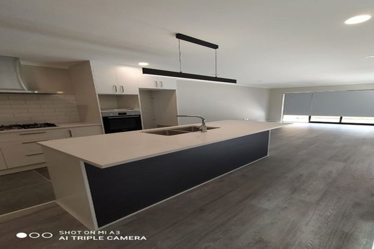 Photo of property in 28 Combat Street, Papakura, 2110