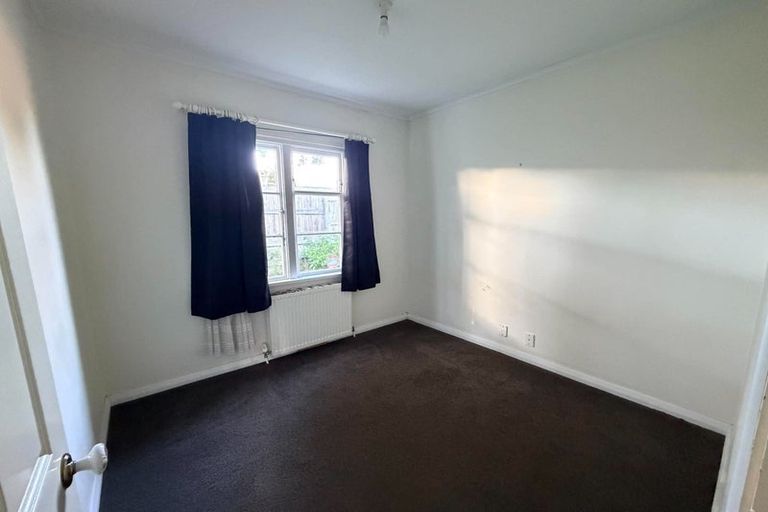 Photo of property in 57 Maupuia Road, Maupuia, Wellington, 6022