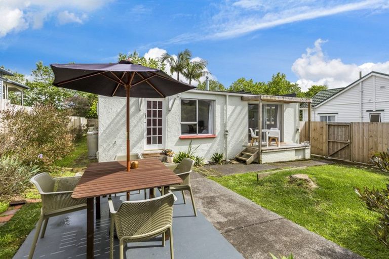 Photo of property in 1/36 Seabrook Avenue, New Lynn, Auckland, 0600