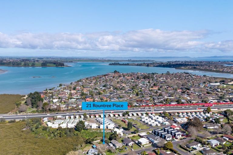 Photo of property in 21 Rountree Place, Conifer Grove, Takanini, 2112