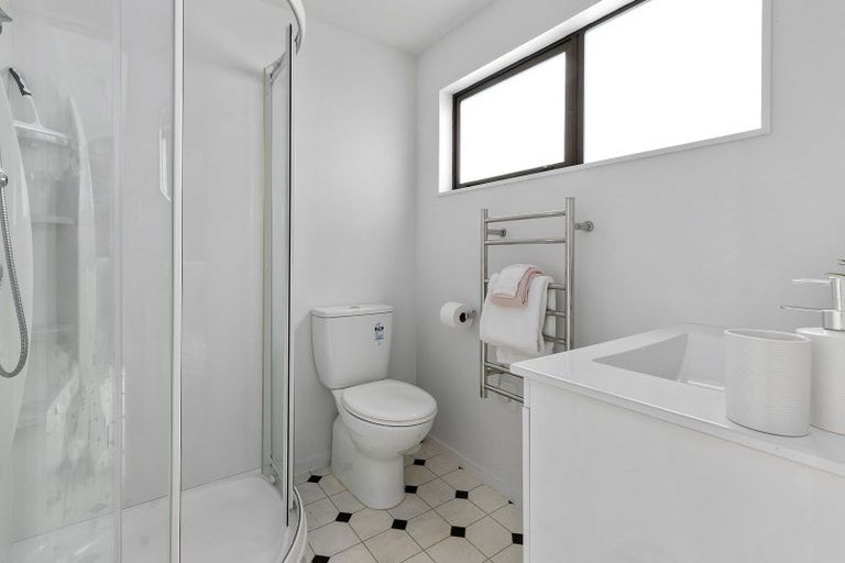 Photo of property in 19a Tawa Terrace, Tawa, Wellington, 5028