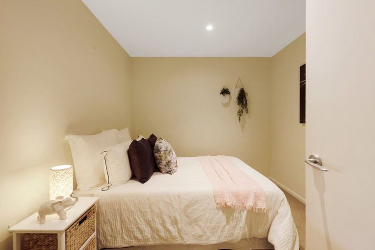 Photo of property in 4c/5 Kent Terrace, Mount Victoria, Wellington, 6011