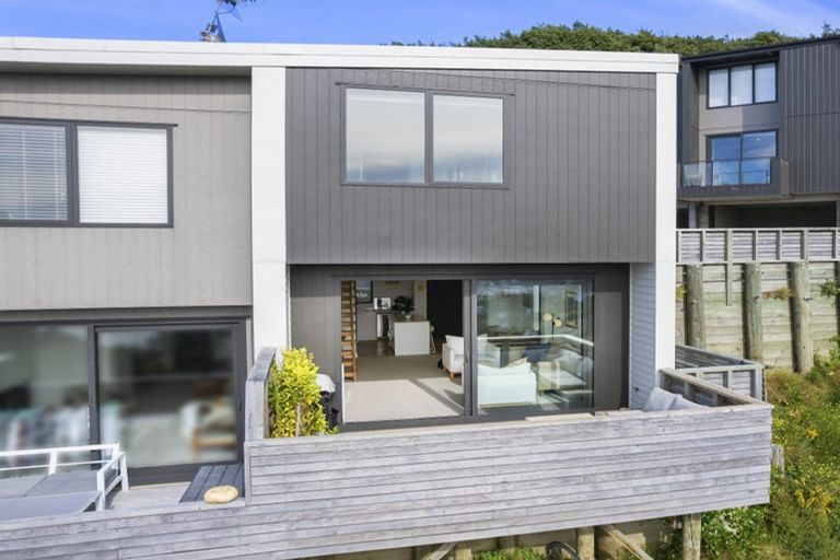 Photo of property in 10/52 High Street, Island Bay, Wellington, 6023