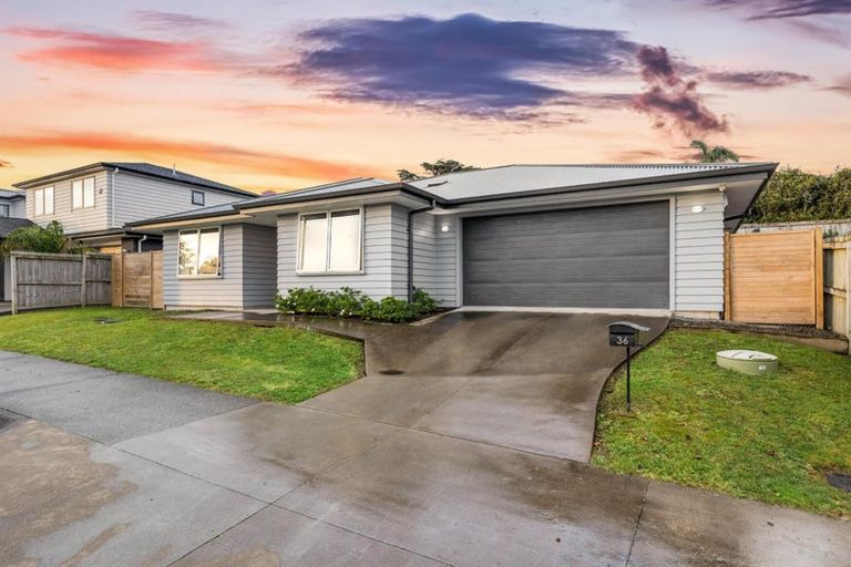 Photo of property in 36 Accolage Boulevard, Kumeu, 0810