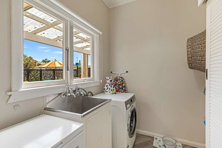 Photo of property in 78 Churchill Avenue, Hokowhitu, Palmerston North, 4410