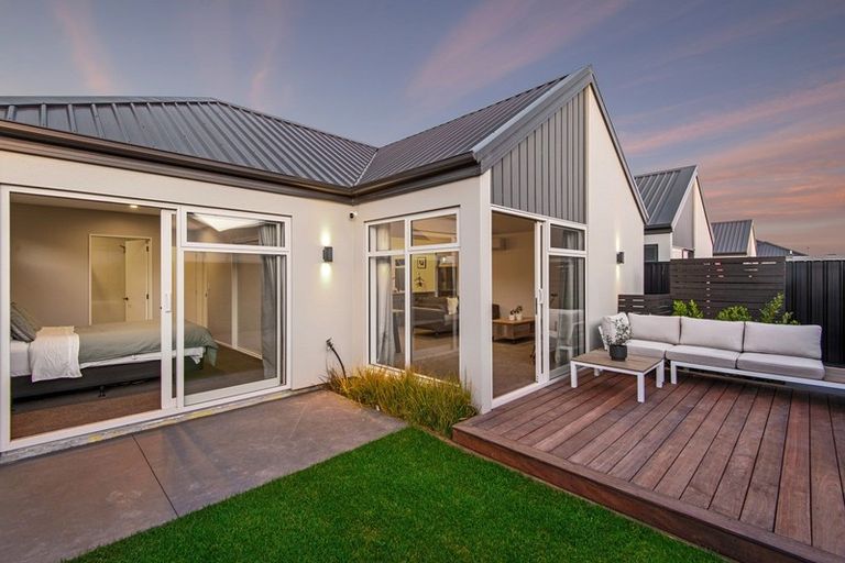 Photo of property in 7 Grey Way, Russley, Christchurch, 8042