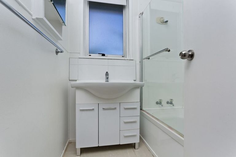 Photo of property in 47 Normanton Street, Glenfield, Auckland, 0629