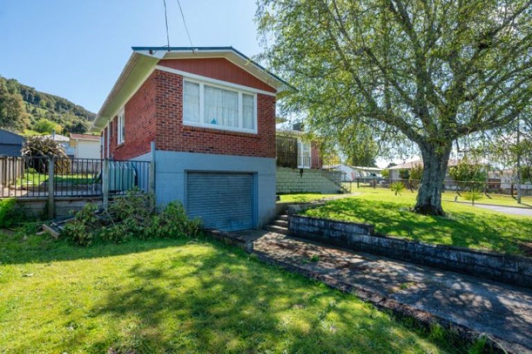 Photo of property in 92 Turner Drive, Western Heights, Rotorua, 3015
