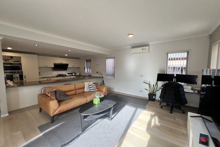 Photo of property in 83 Fields Parade, Oteha, Auckland, 0632