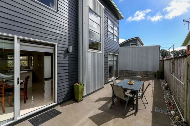 Photo of property in 32b Gilbert Street, New Plymouth, 4310