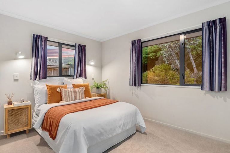 Photo of property in 1 Castleview Lane, Heathcote Valley, Christchurch, 8022