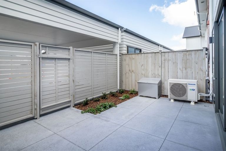 Photo of property in 55 Waituarua Drive, Takanini, 2112