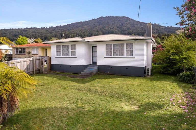 Photo of property in 9 Garrick Place, Pukehangi, Rotorua, 3015