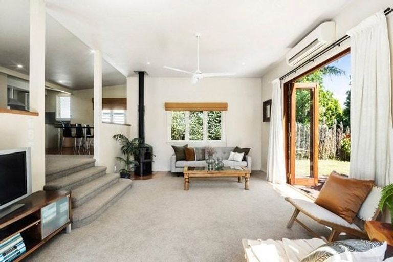 Photo of property in 10 Nottingham Street, Westmere, Auckland, 1022