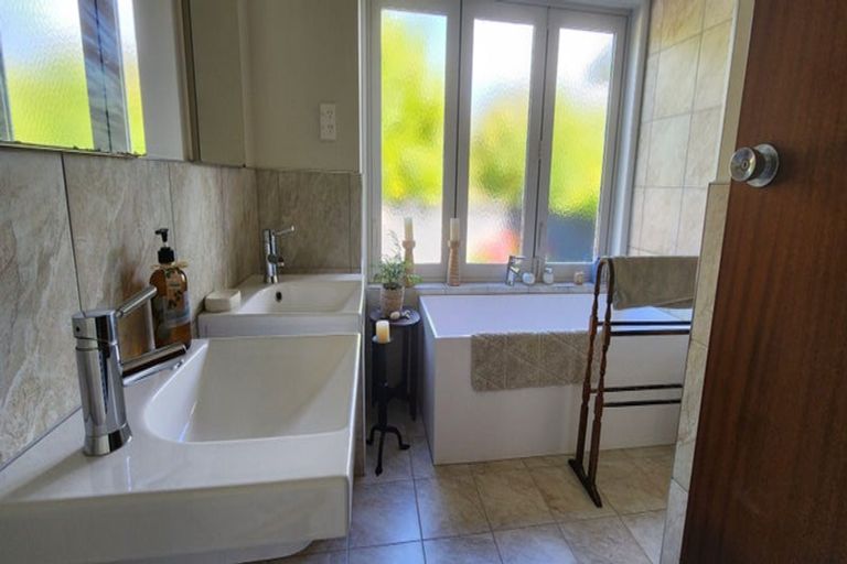 Photo of property in 66 Braid Road, St Andrews, Hamilton, 3200