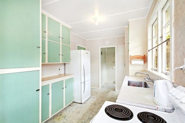 Photo of property in 57 Franklyn Road, Tawa, Wellington, 5028