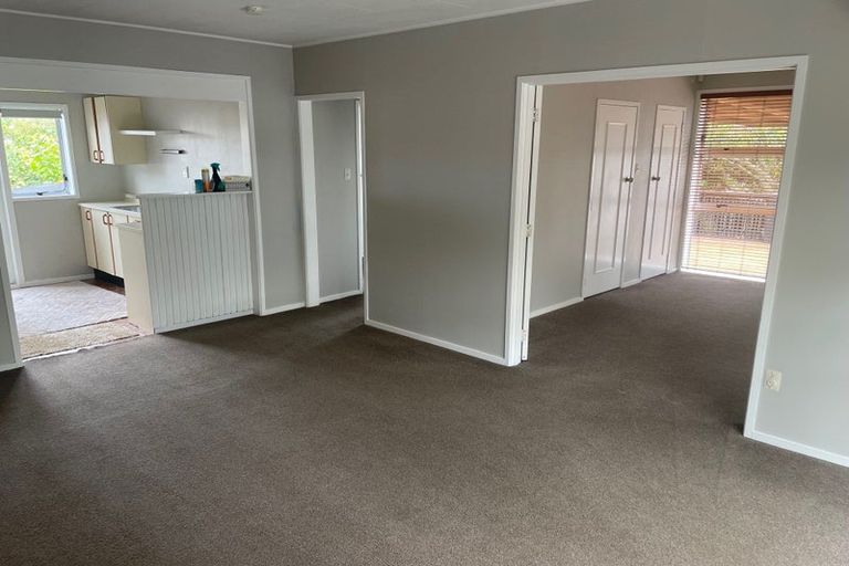 Photo of property in 2/52 Scenic Drive, Hillpark, Auckland, 2102