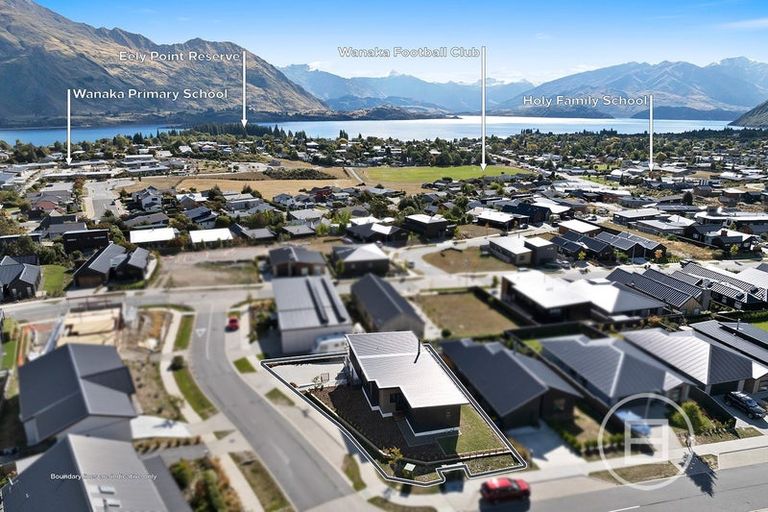 Photo of property in 18 Scurr Terrace, Wanaka, 9305