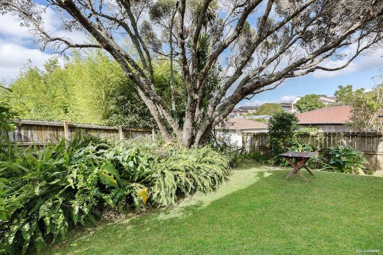 Photo of property in 1/33 Knightsbridge Drive, Forrest Hill, Auckland, 0620