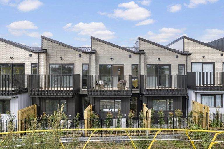 Photo of property in 14/28 Westgate Drive, Westgate, Auckland, 0614