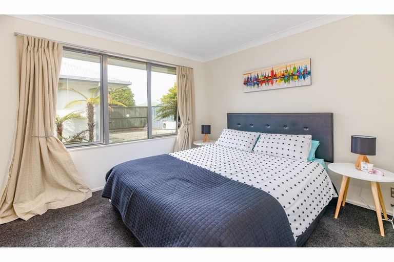 Photo of property in 20 Evergreen Place, Parklands, Christchurch, 8083