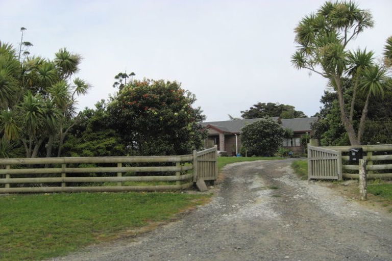 Photo of property in 121 School Road, Waimauku, 0881