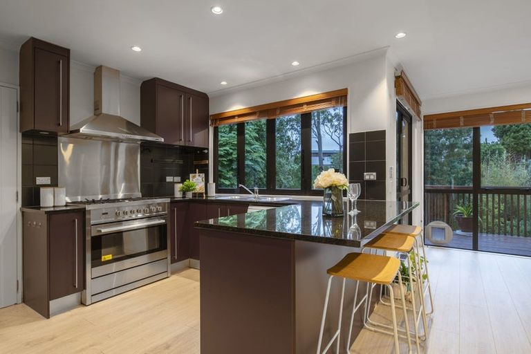 Photo of property in 7 Twin Court, Albany, Auckland, 0632