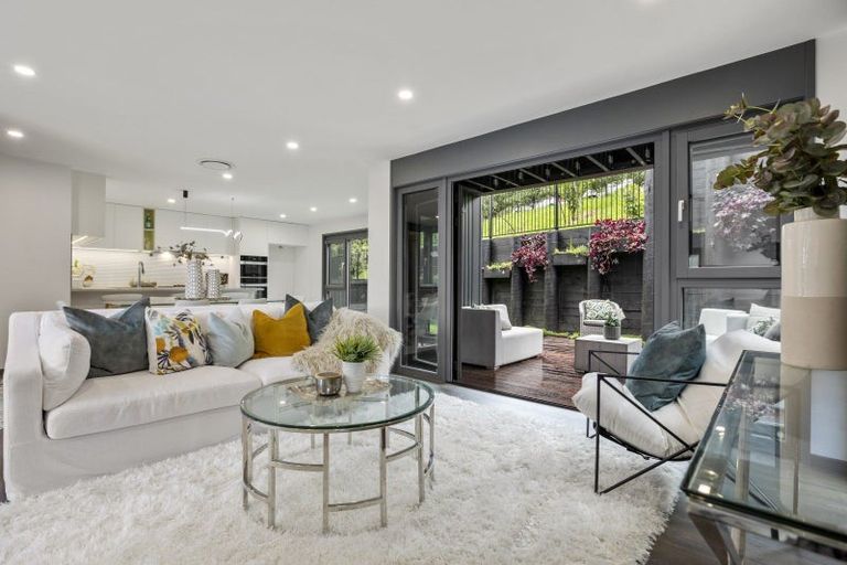 Photo of property in 48a Peter Terrace, Castor Bay, Auckland, 0620