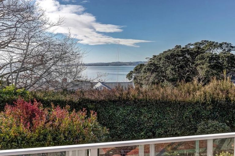 Photo of property in 8 Page Point, Mellons Bay, Auckland, 2014