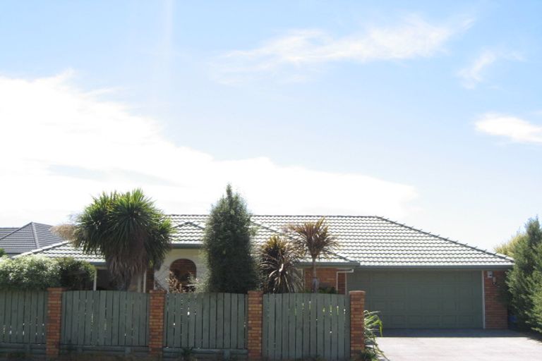 Photo of property in 2/14 Orlando Crescent, Waimairi Beach, Christchurch, 8083