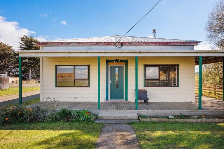 Photo of property in 1419 Kimbolton Road, Cheltenham, Feilding, 4777