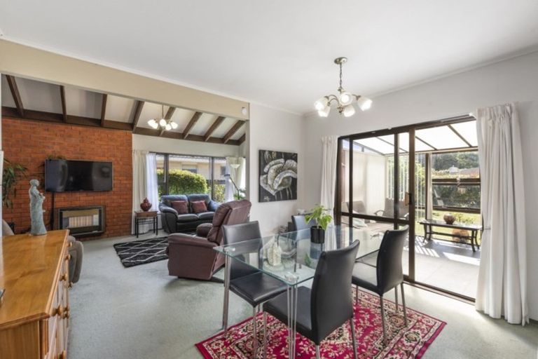 Photo of property in 27 Knights Grove, Otaki, 5512