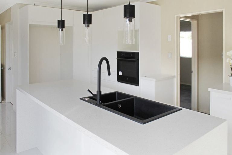 Photo of property in 94 Summerhill Drive, Fitzherbert, Palmerston North, 4410