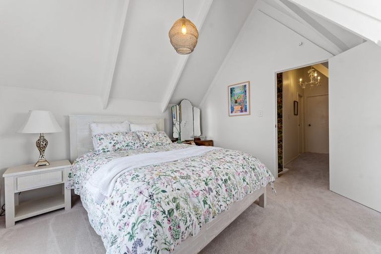 Photo of property in 2/19 Flanshaw Road, Te Atatu South, Auckland, 0610