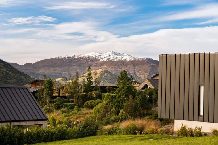 Photo of property in 2 Afton Lane, Jacks Point, Queenstown, 9371