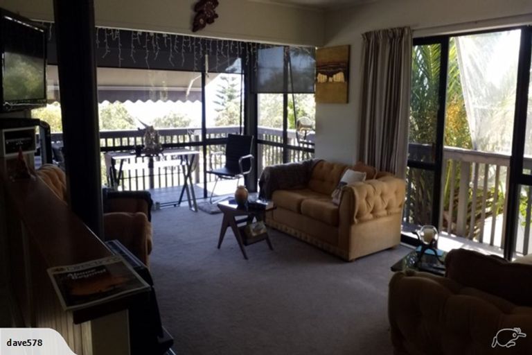 Photo of property in 4 Seaview Road, Cable Bay, 0420