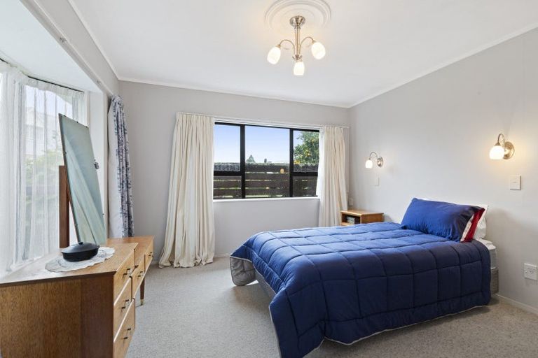 Photo of property in 8 Godwit Place, Waiuku, 2123