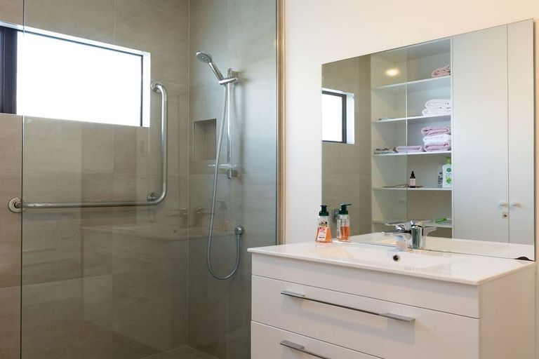 Photo of property in 23b Kawarau Place, Frankton, Queenstown, 9300