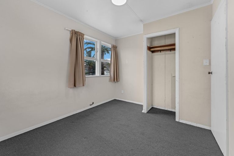 Photo of property in 76 Cambridge Terrace, Papatoetoe, Auckland, 2025
