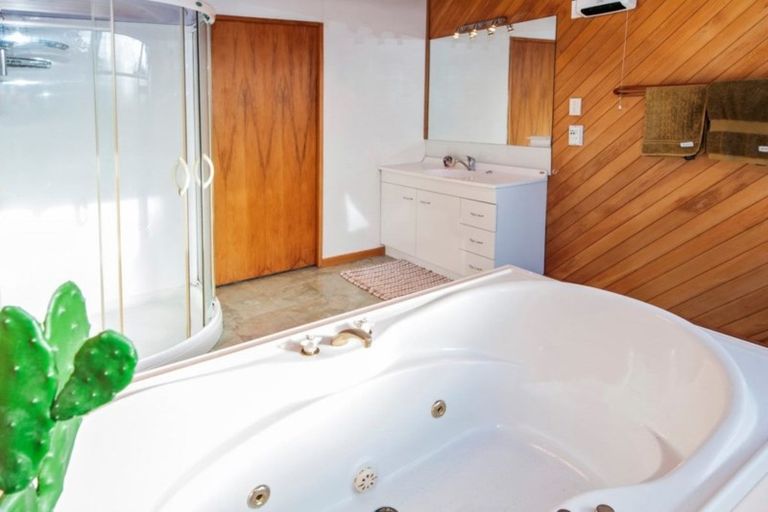 Photo of property in 21 Brook Street, Southbridge, 7602