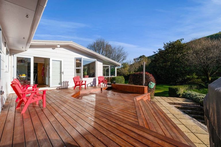 Photo of property in 71 Tarata Road, Inglewood, 4387