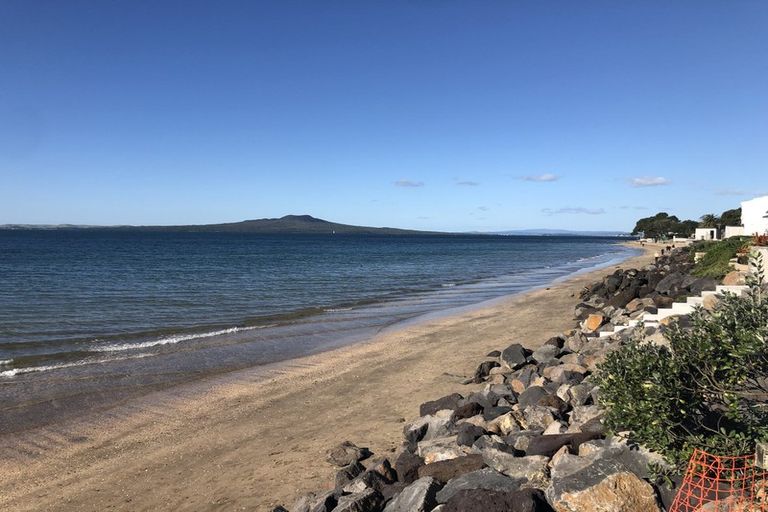 Photo of property in 57 Milford Road, Milford, Auckland, 0620