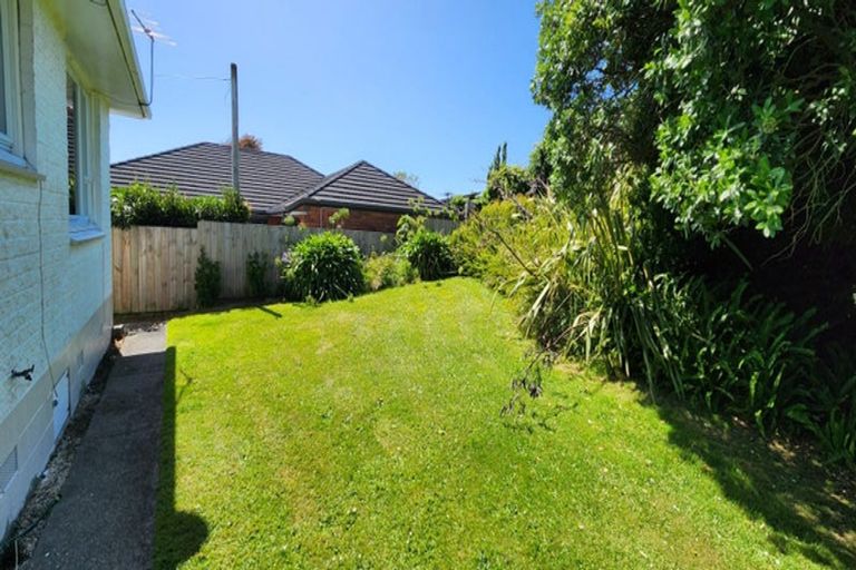 Photo of property in 2/39 Waimea Street, Westown, New Plymouth, 4310