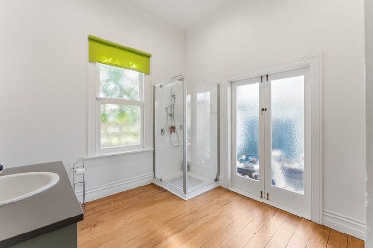 Photo of property in 12 Hurworth Place, College Estate, Whanganui, 4500