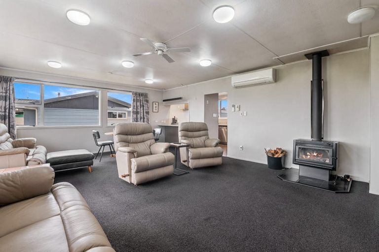 Photo of property in 35 Aotea Crescent, Tokoroa, 3420