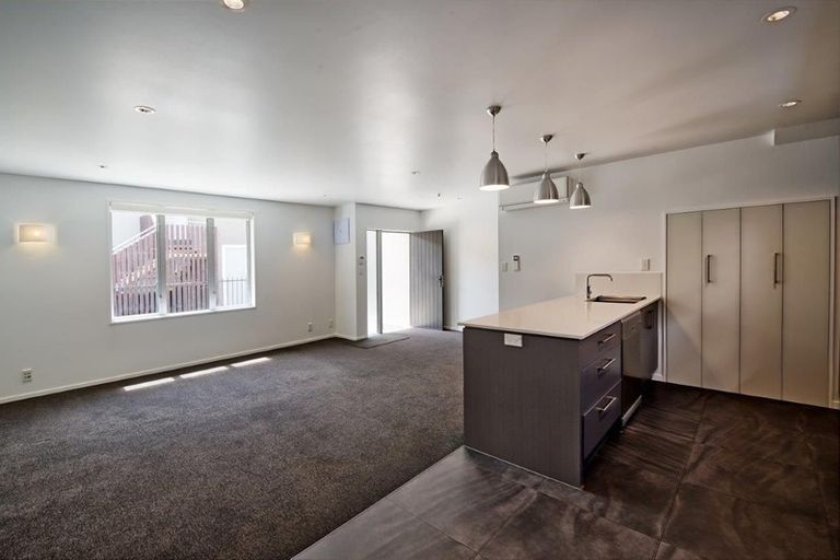 Photo of property in 3/288 Barbadoes Street, Christchurch Central, Christchurch, 8011